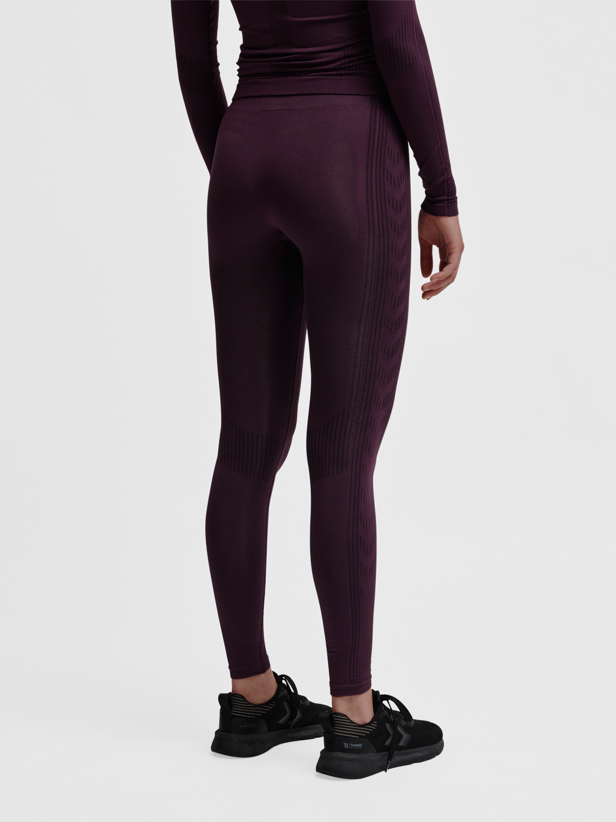 hummel Women's Mindful Training Shaping Seamless Mid Waist Tights-5