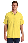 Port Authority Men's Short Sleeve UV Daybreak Shirt W961