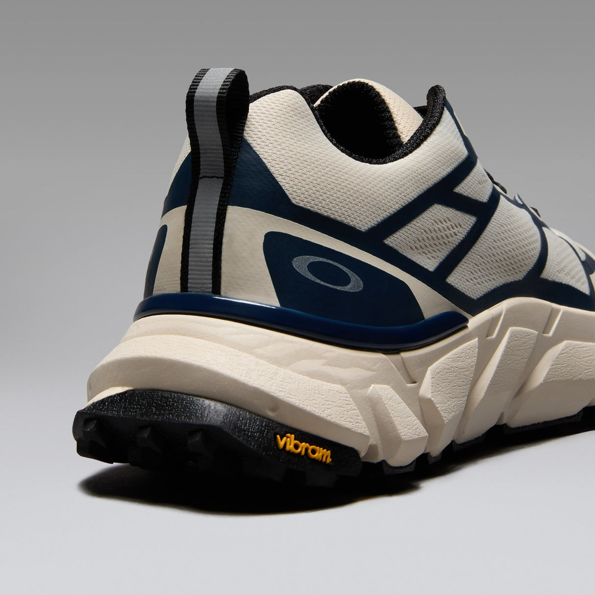 Oakley Men's Light Breathe Sneakers-2
