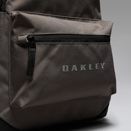 Oakley Spark Traverse Backpack-2
