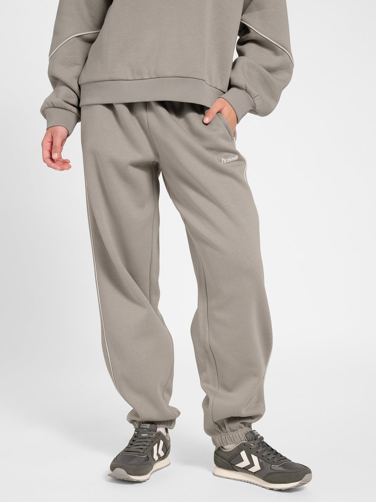 hummel Women's Keeper Piping Sweatpant-5