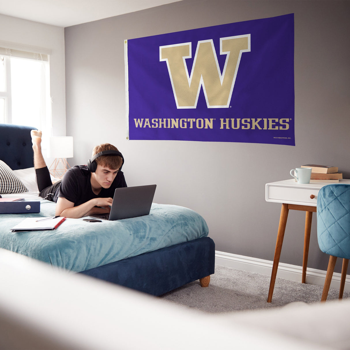Rico Industries NCAA Washington Huskies Standard 3' x 5' Banner Flag-3