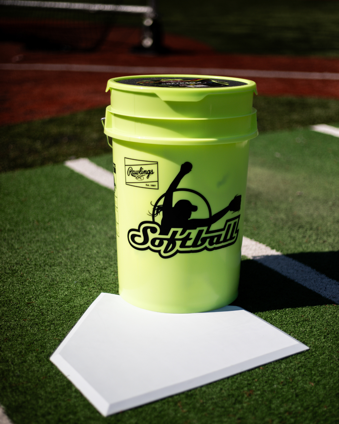 Rawlings 18 Practice Balls/ 6 Gallon Bucket Combo Softball Softballs All