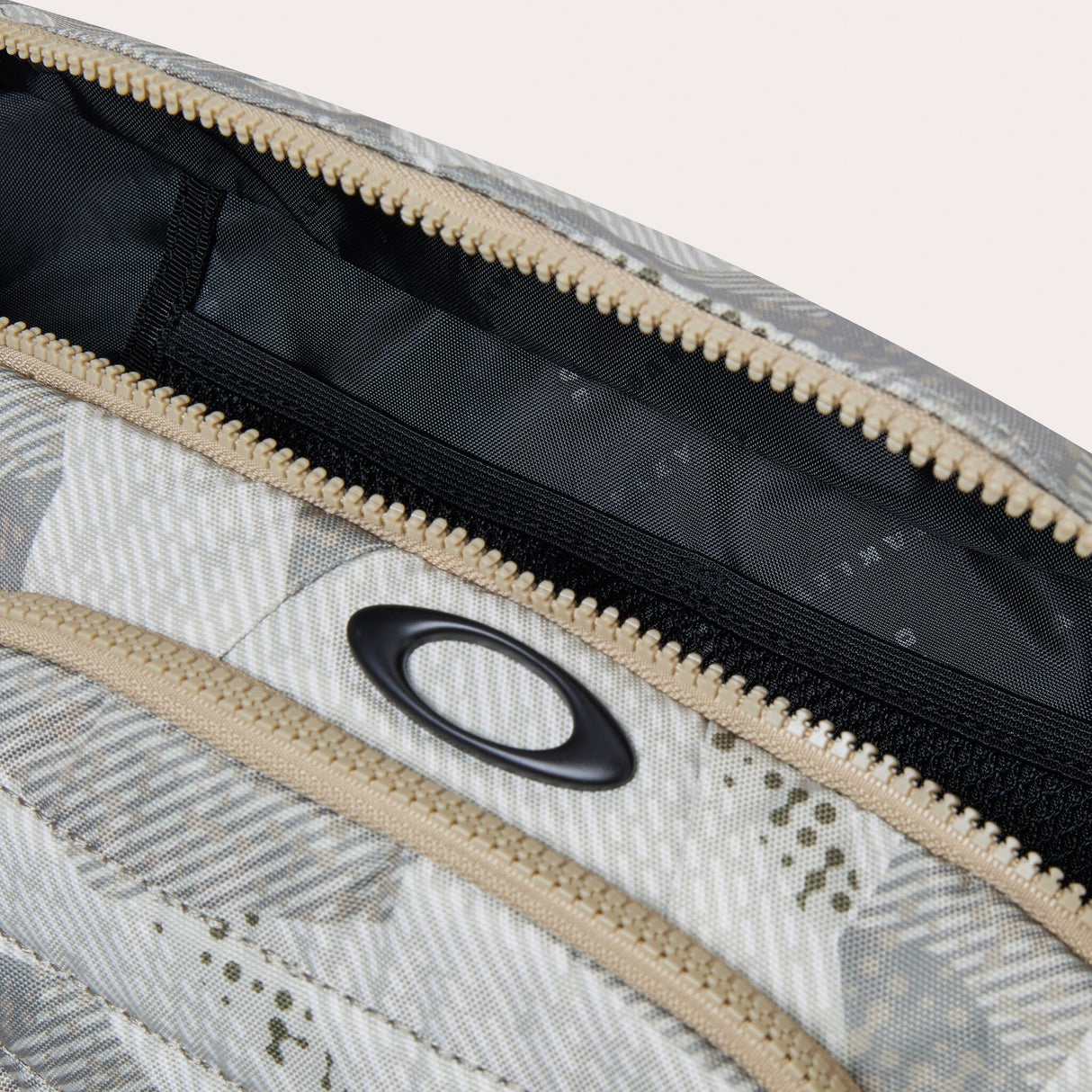 Oakley Enduro Belt Bag-2