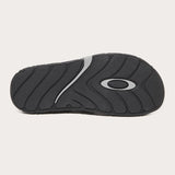 Oakley Men's Operative Flip Flop Sandals-2