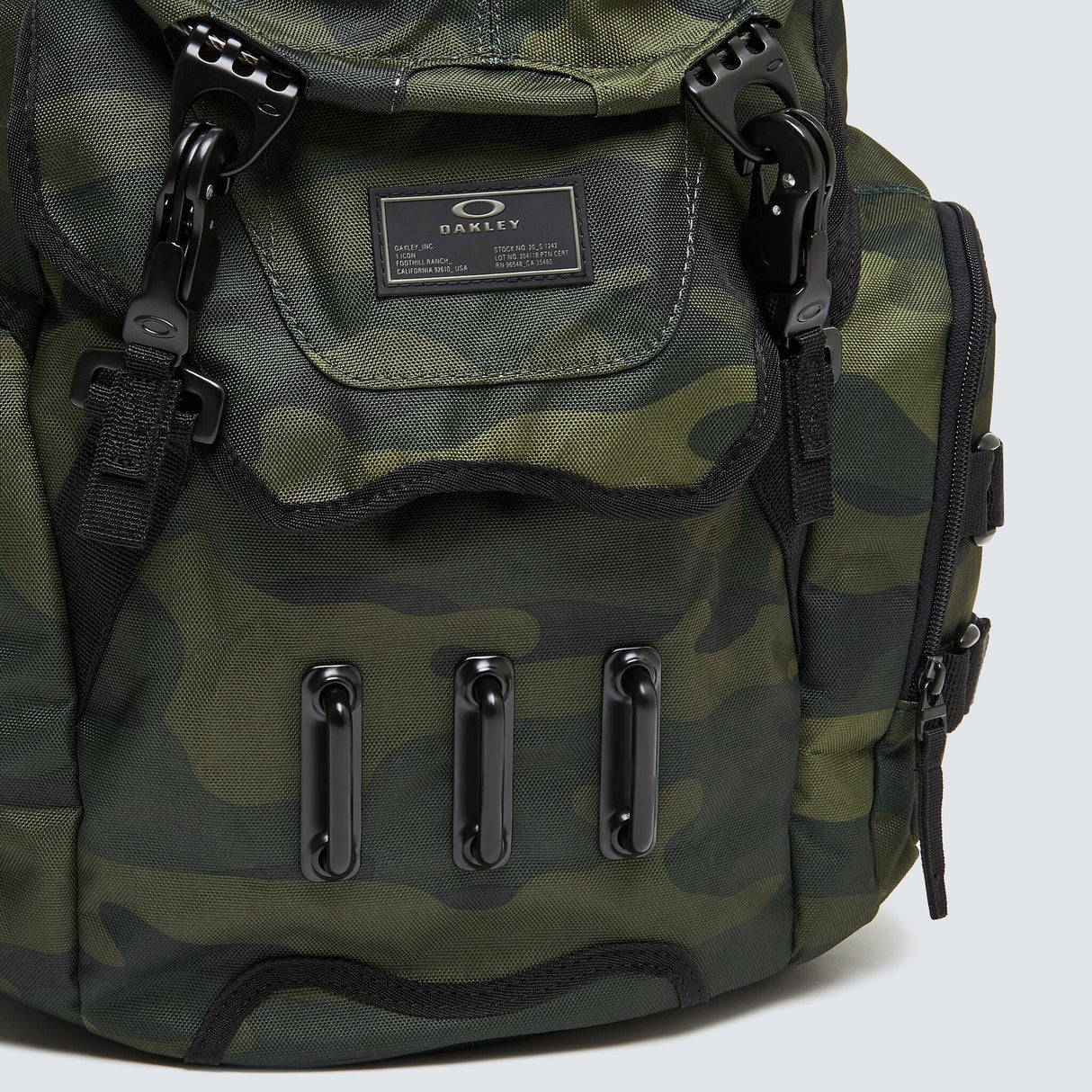 Oakley Bathroom Sink Bag-3