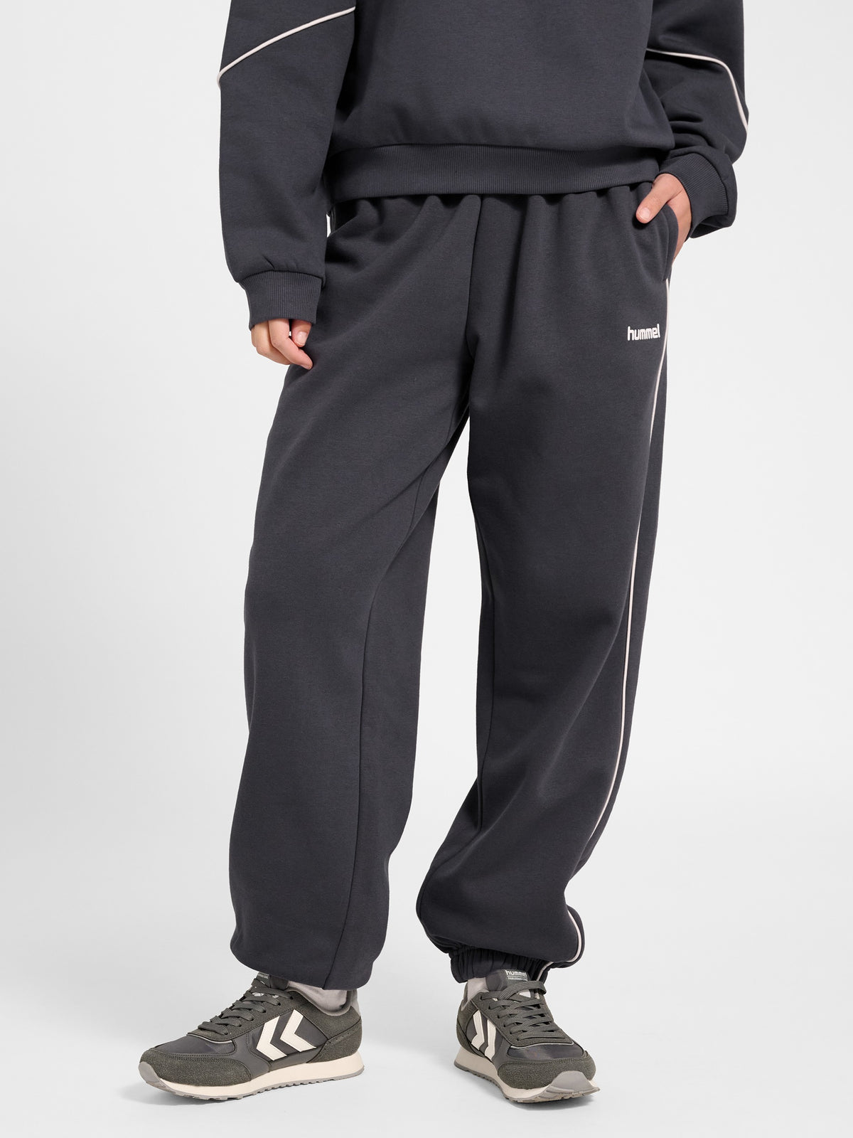 hummel Women's Keeper Piping Sweatpant-5