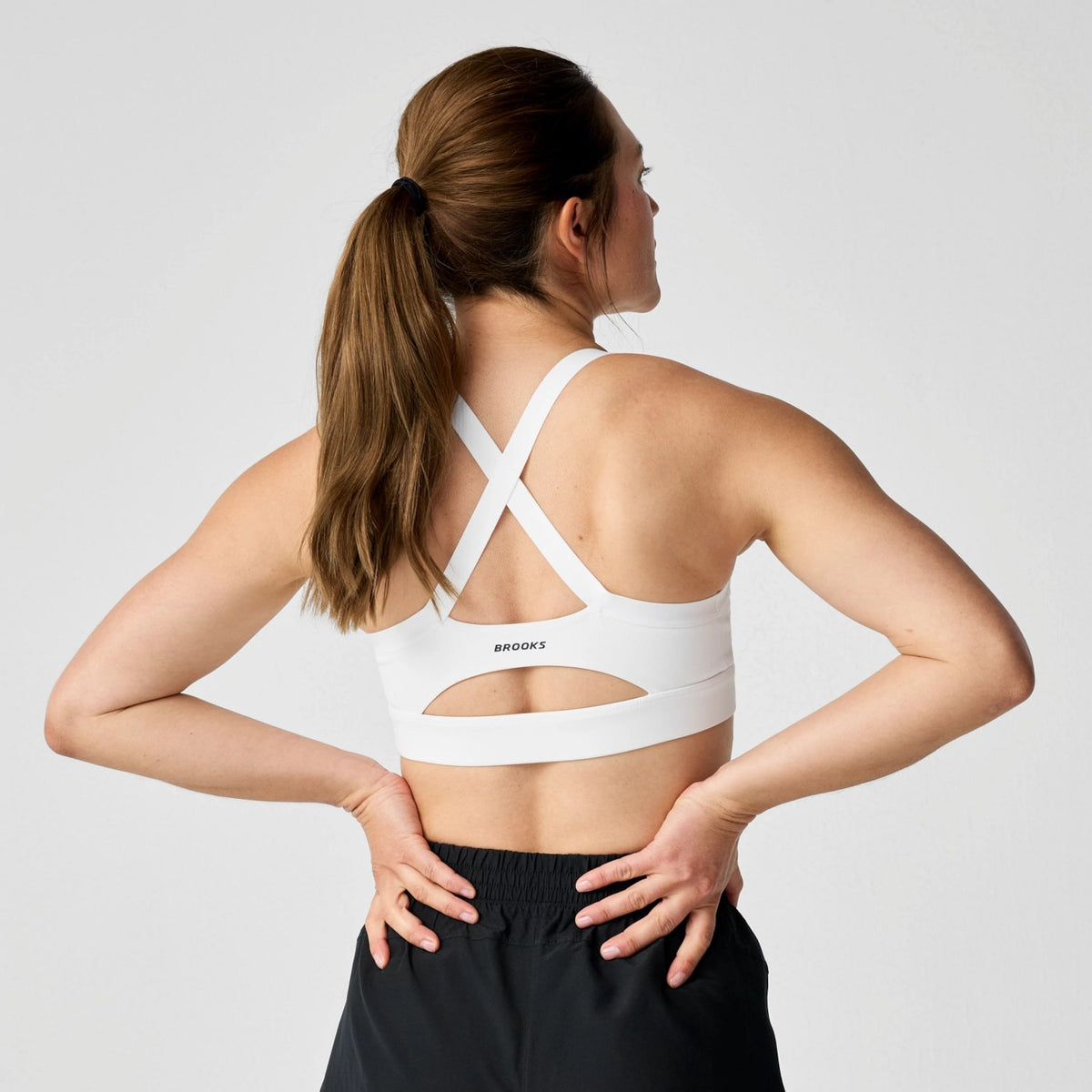 Brooks Women's Luxe Strappy Padded Bra-2