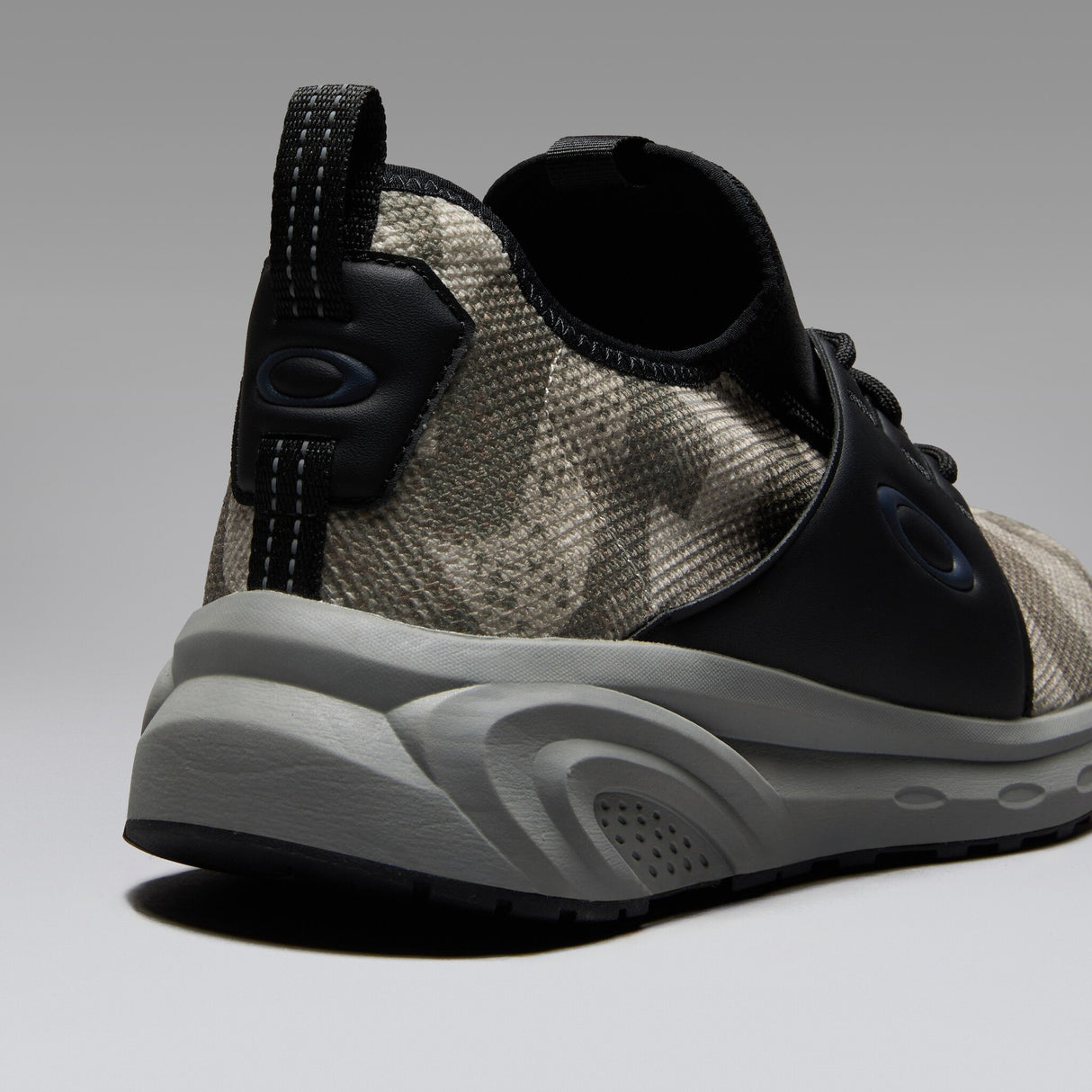 Oakley Men's Dry OS Sneakers-2