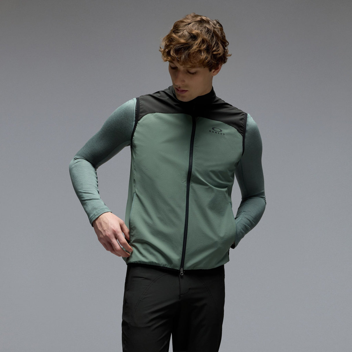 Oakley Men's Elements Vest-2