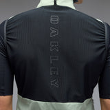 Oakley Men's Endurance Pkbl Wind Vest 2.0-6
