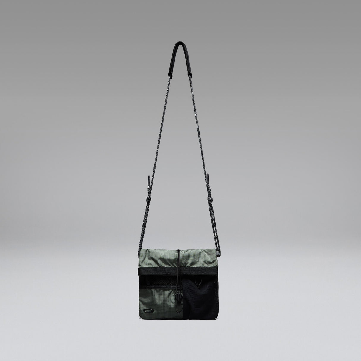 Oakley Reserve Pouch Bag-1