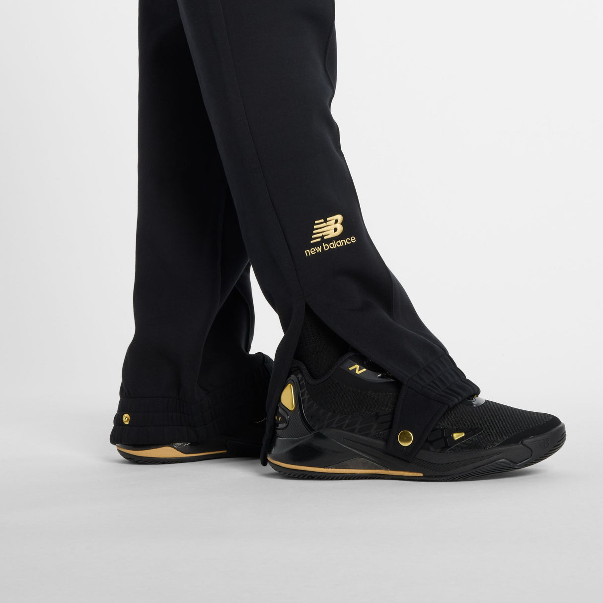 New Balance Men's KL2 Pintuck Pant Mens Apparel Pants & Sweatpants